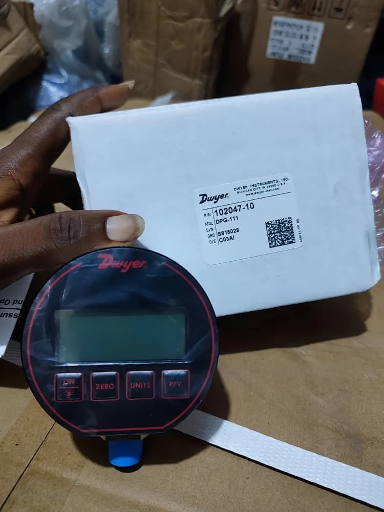 Dwyer Digital Pressure Gauge