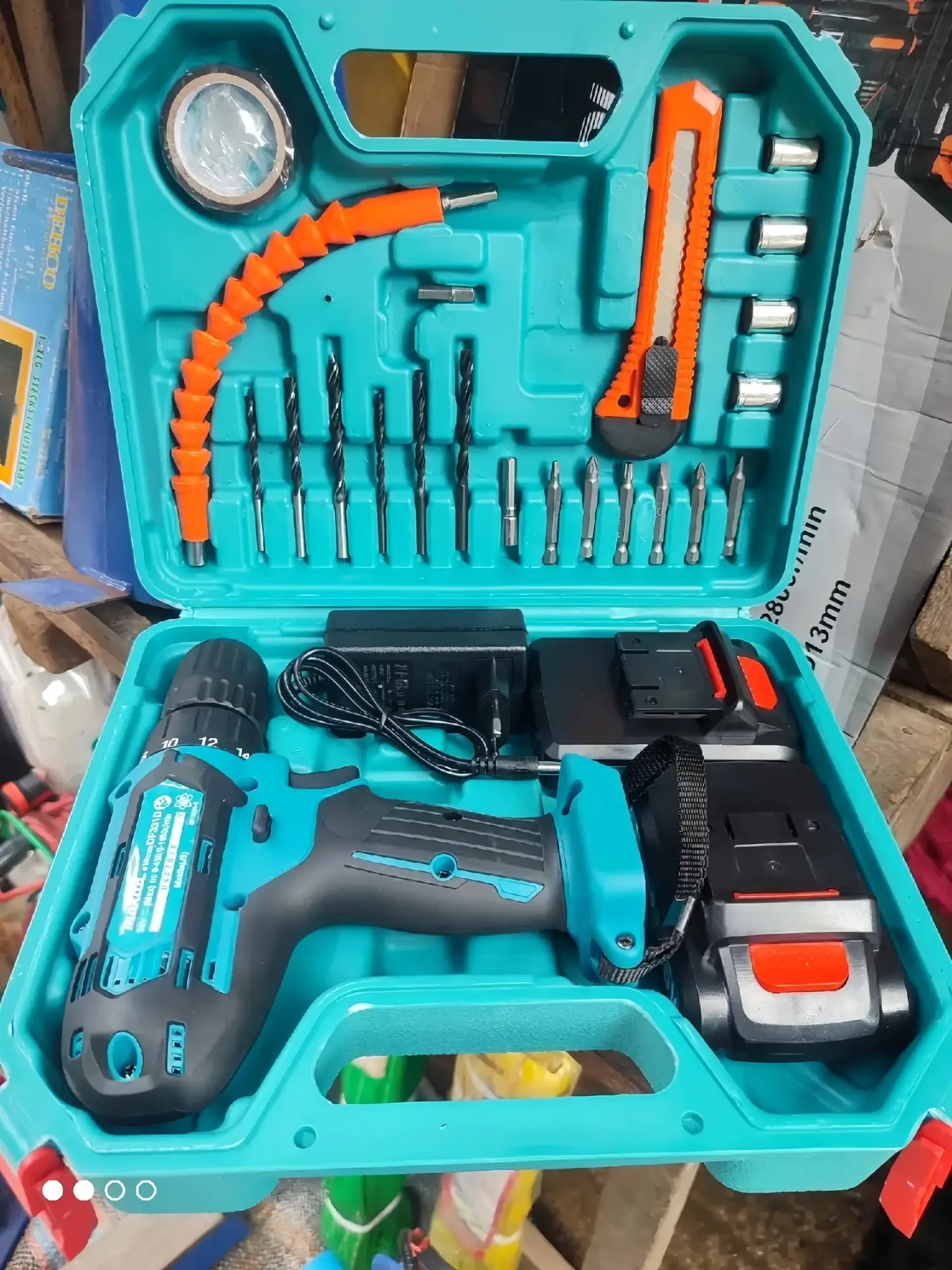 Makita Cordless Screw Drill Set